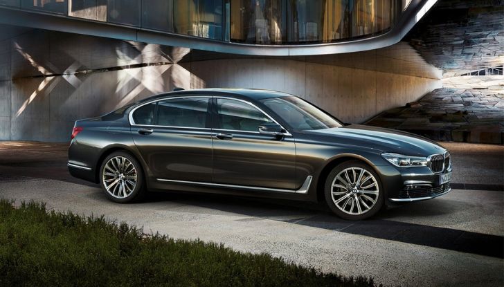 Le 7 berline di lusso: tra le ammiraglie, anche Maserati Quattroporte restyling - Foto 15 di 34