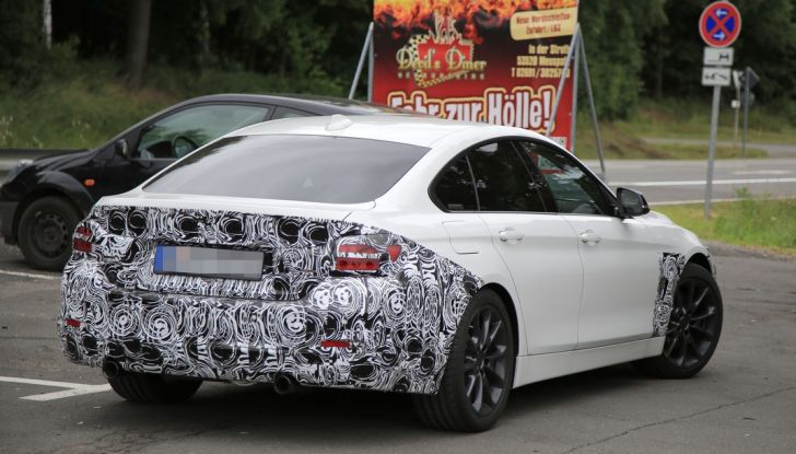 BMW Serie 4 GranCoupe facelift, le prime immagini spia senza camuffature (5)