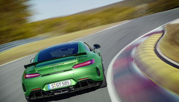 Nuova Mercedes AMG GT R: il V8 da 585CV e 700Nm - Foto 15 di 39