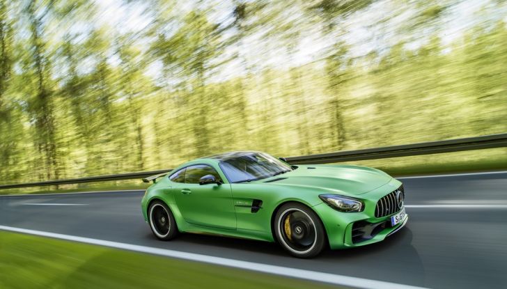 Nuova Mercedes AMG GT R: il V8 da 585CV e 700Nm - Foto 17 di 39