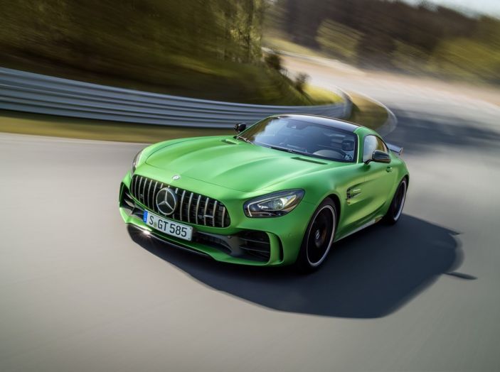 Nuova Mercedes AMG GT R: il V8 da 585CV e 700Nm