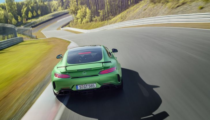 Nuova Mercedes AMG GT R: il V8 da 585CV e 700Nm - Foto 28 di 39