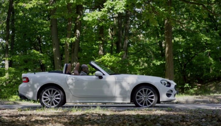 Fiat 124 Spider, vista laterale.