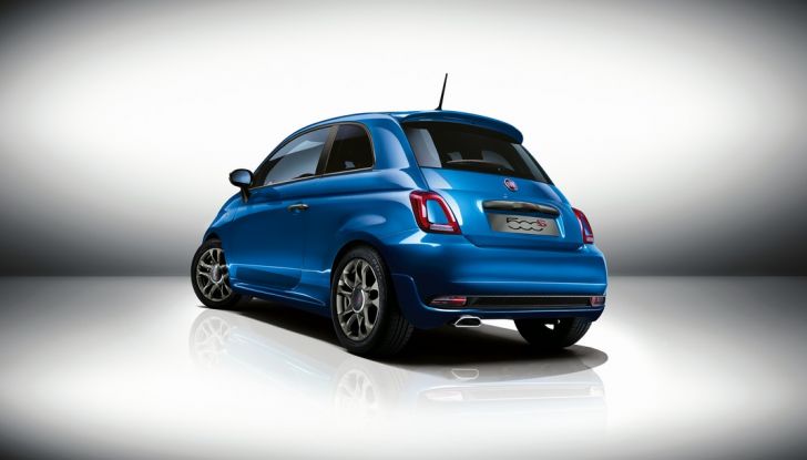 Fiat 500S, vista laterale posteriore sinistra dal basso.