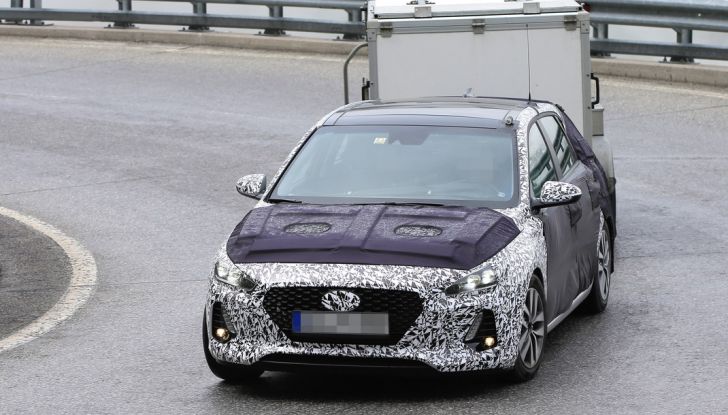 Hyundai i30: ecco le ultime foto spia della nuova generazione - Foto 4 di 8
