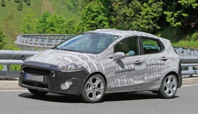 Nuova Ford Fiesta 2017 spiata durante le prove su strada