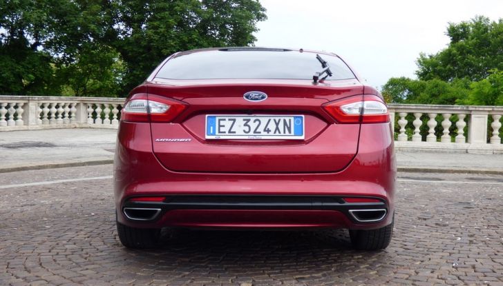 Nuova Ford Mondeo Titanium 2.0 TDCi 180 CV prova su strada e prezzi.