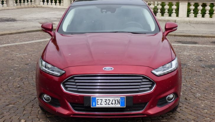 Nuova Ford Mondeo Titanium 2.0 TDCi 180 CV prova su strada e prezzi, frontale.