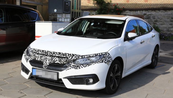 Nuova Honda Civic Sedan, foto spia.
