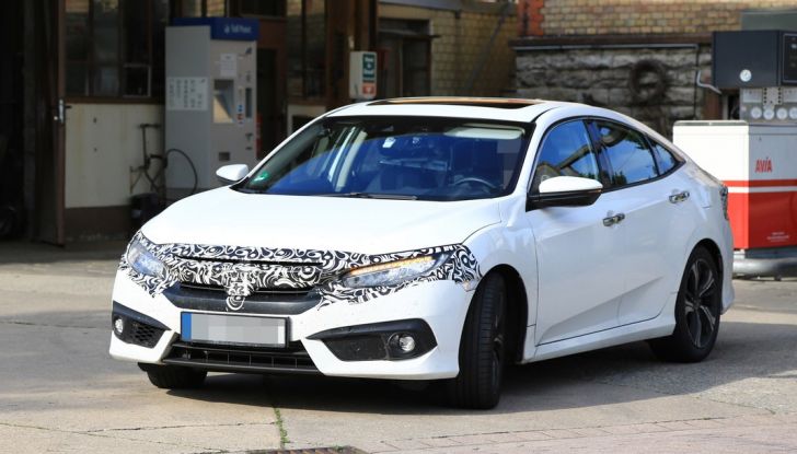Nuova Honda Civic Sedan, foto spia.