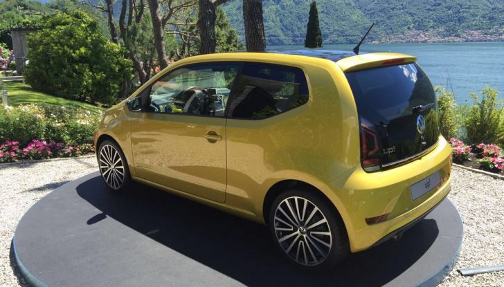 Nuova Volkswagen up! restyling, prova​ta​ su strada​ la nuova citycar con un prezzo di 11.000 euro - Foto 2 di 16
