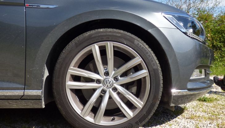 Volkswagen Passat Variant BiTdi da 240CV: la prova della wagon da corsa - Foto 29 di 29