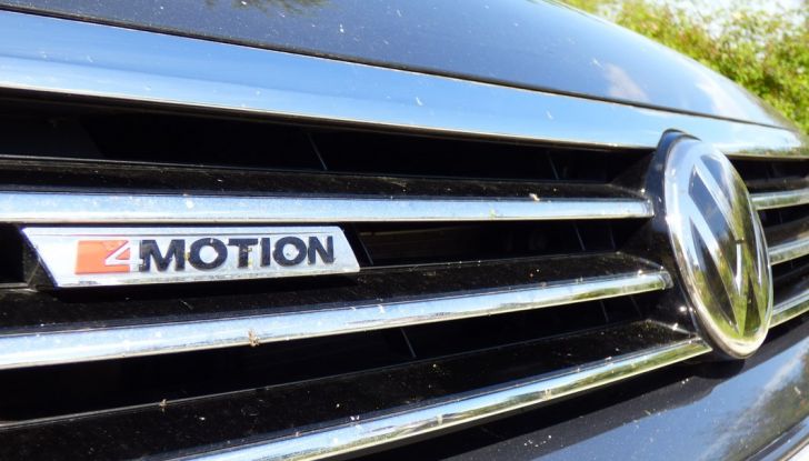 Volkswagen Passat Variant BiTdi da 240CV: la prova della wagon da corsa - Foto 16 di 29