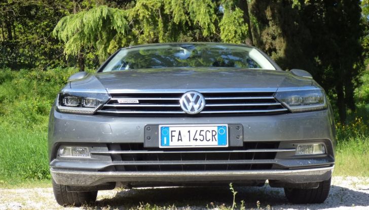 Volkswagen Passat Variant BiTdi da 240CV: la prova della wagon da corsa - Foto 12 di 29