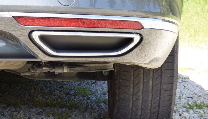 Volkswagen Passat Variant BiTdi da 240CV: la prova della wagon da corsa - Foto 17 di 29