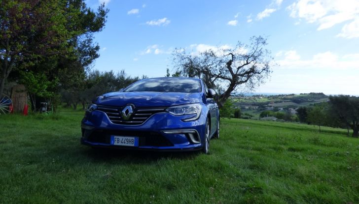 Renault Mégane GT Line da 130CV, prova su strada, impressioni e prezzi - Foto 2 di 36