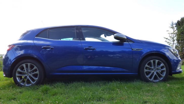 Renault Mégane GT Line da 130CV, prova su strada, impressioni e prezzi - Foto 6 di 36