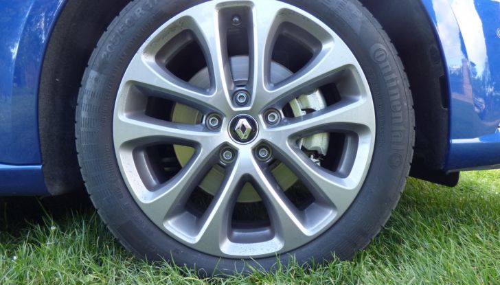 Renault Mégane GT Line da 130CV, prova su strada, impressioni e prezzi - Foto 7 di 36