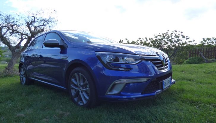 Renault Mégane GT Line da 130CV, prova su strada, impressioni e prezzi - Foto 23 di 36