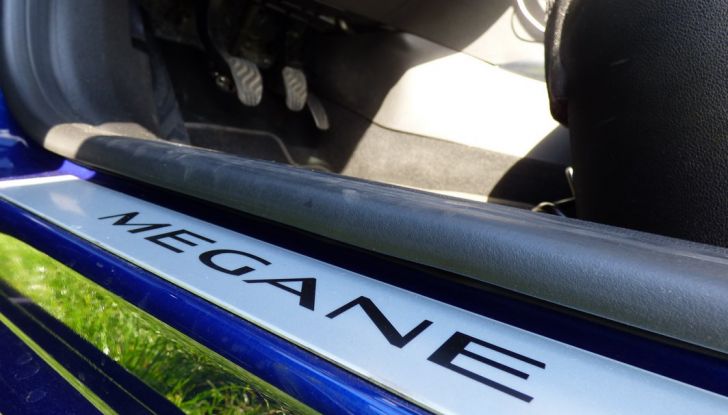 Renault Mégane GT Line da 130CV, prova su strada, impressioni e prezzi - Foto 29 di 36