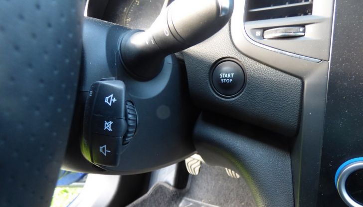 Renault Mégane GT Line da 130CV, prova su strada, impressioni e prezzi - Foto 31 di 36