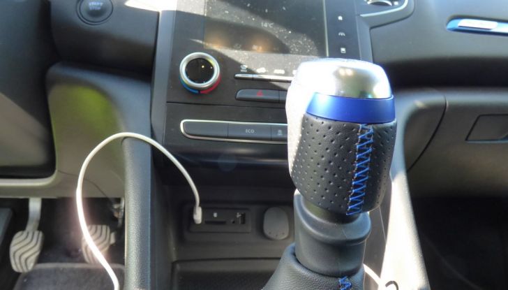 Renault Mégane GT Line da 130CV, prova su strada, impressioni e prezzi - Foto 33 di 36