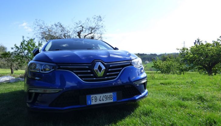 Renault Mégane GT Line da 130CV, prova su strada, impressioni e prezzi - Foto 35 di 36