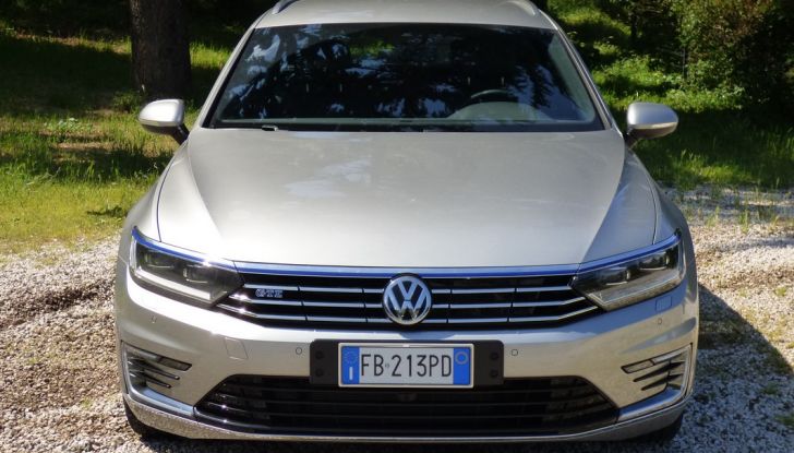 Volkswagen Passat GTE Variant: prova su strada e informazioni - Foto 6 di 30