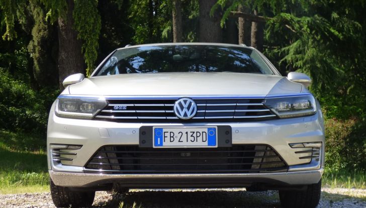 Volkswagen Passat GTE Variant: prova su strada e informazioni - Foto 4 di 30
