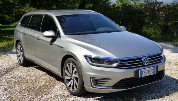Volkswagen Passat GTE Variant: prova su strada e informazioni - Foto 9 di 30