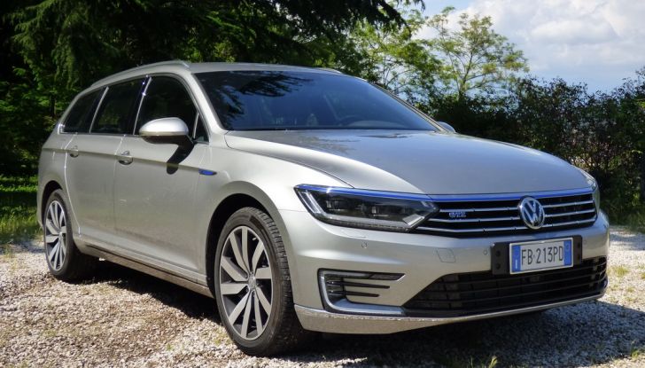 Volkswagen Passat GTE Variant: prova su strada e informazioni - Foto 3 di 30