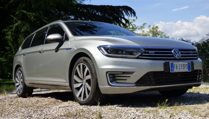 Volkswagen Passat GTE Variant: prova su strada e informazioni - Foto 13 di 30
