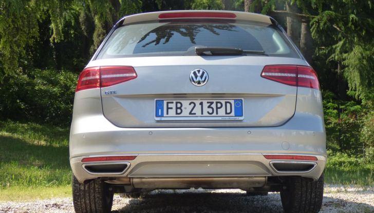 Volkswagen Passat GTE Variant: prova su strada e informazioni - Foto 20 di 30