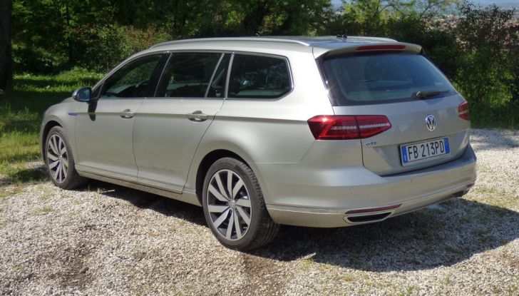 Volkswagen Passat GTE Variant: prova su strada e informazioni - Foto 23 di 30