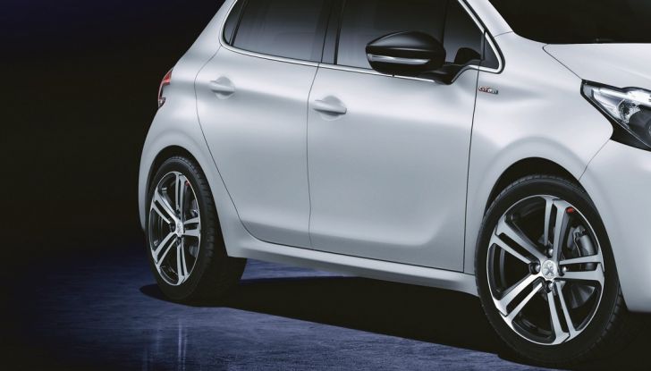 Peugeot 208 GT Line: edizione limitata Ice White - Foto 3 di 8