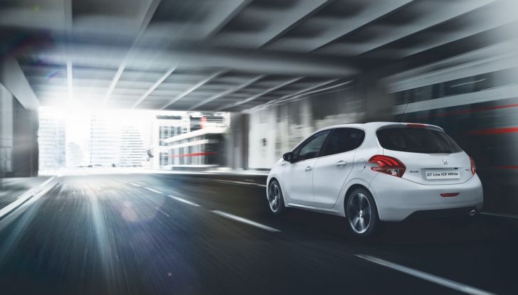 Peugeot 208 GT Line: edizione limitata Ice White - Foto 7 di 8