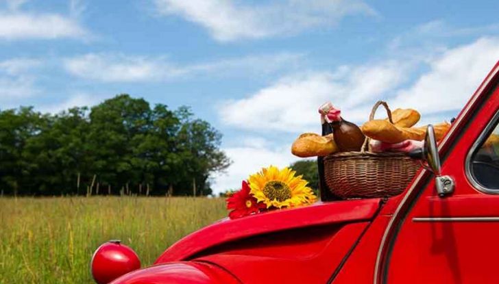 Gita fuori porta: ecco gli accessori indispensabili da portare in auto - Foto 1 di 9