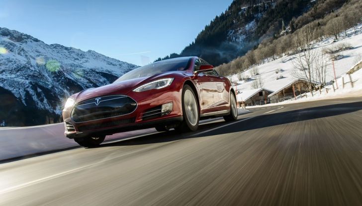 Tesla R45, la supercar elettrica in versione rendering - Foto 1 di 9