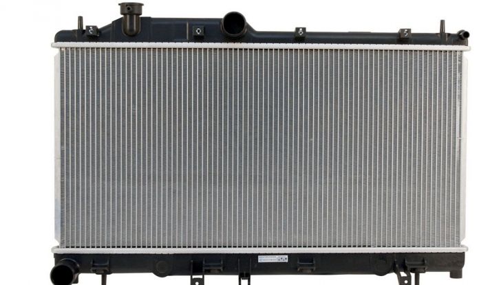 Come evitare che il motore dell’auto si surriscaldi: manutenzione del radiatore - Foto 6 di 7