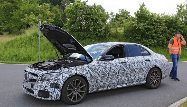 Mercedes AMG E63: le foto spia del guasto - Foto 9 di 12