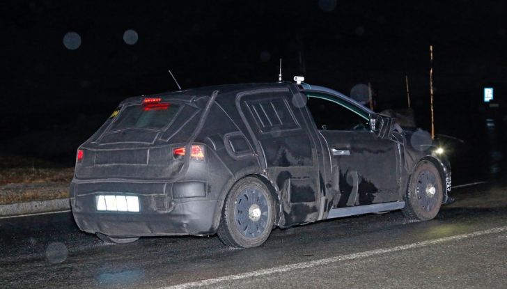 Seat Ibiza di nuova generazione, le prime foto spia della compatta - Foto 3 di 9