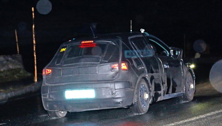 Seat Ibiza di nuova generazione, le prime foto spia della compatta - Foto 4 di 9