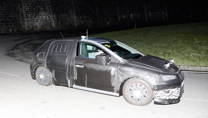 Seat Ibiza di nuova generazione, le prime foto spia della compatta - Foto 8 di 9