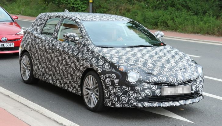Toyota Auris, prime foto spia della nuova generazione - Foto 7 di 7