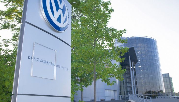 Inizia da 800.000 Volkswagen Passat, CC ed EOS la rimessa in ordine delle centraline elettroniche dei Diesel fuori norma - Foto 2 di 10