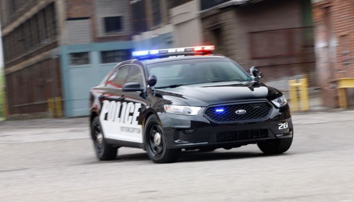 Le auto della Polizia più belle e veloci del mondo - Foto 16 di 19