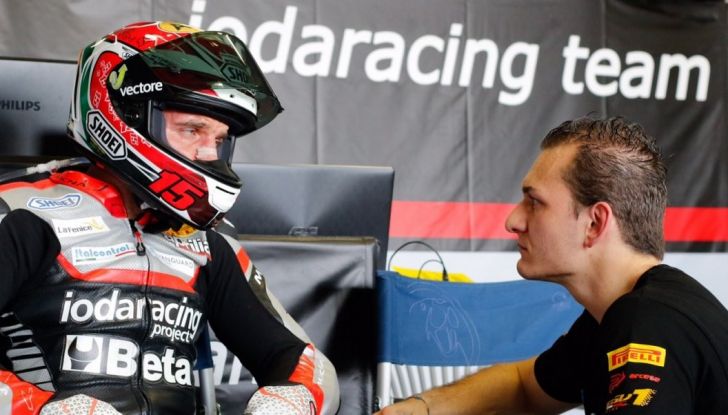 WorldSBK: il Team Aprilia Ioda Racing e il team Pata Yamaha al lavoro a Misano. - Foto 4 di 7