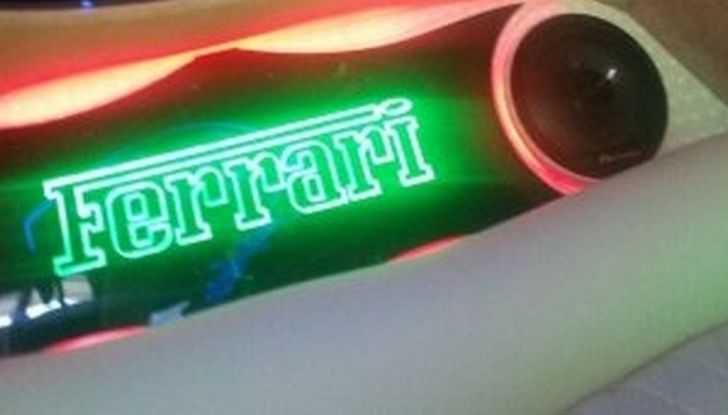 Finta Ferrari limousine sequestrata a Isernia: era una Peugeot camuffata - Foto 5 di 7