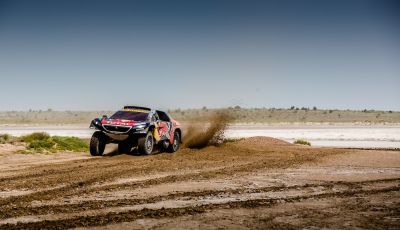 Silk Way Rally, Peugeot in testa prima della pausa
