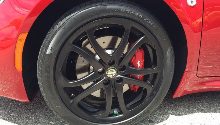 alfa romeo 4c ruota